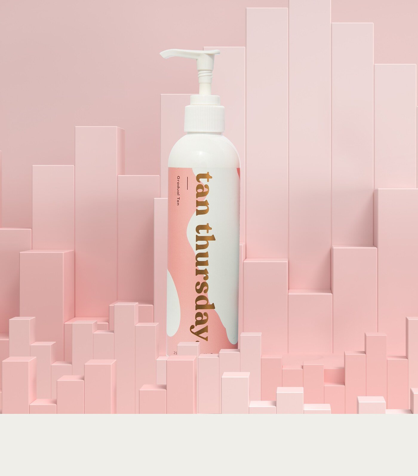Rebranding y packaging de los productos de bronceado veganos y cruelty free Tan Thursday por Eva Hilla Studio